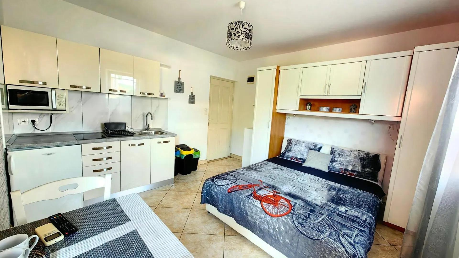 Apartments Lea With Pool Malinska