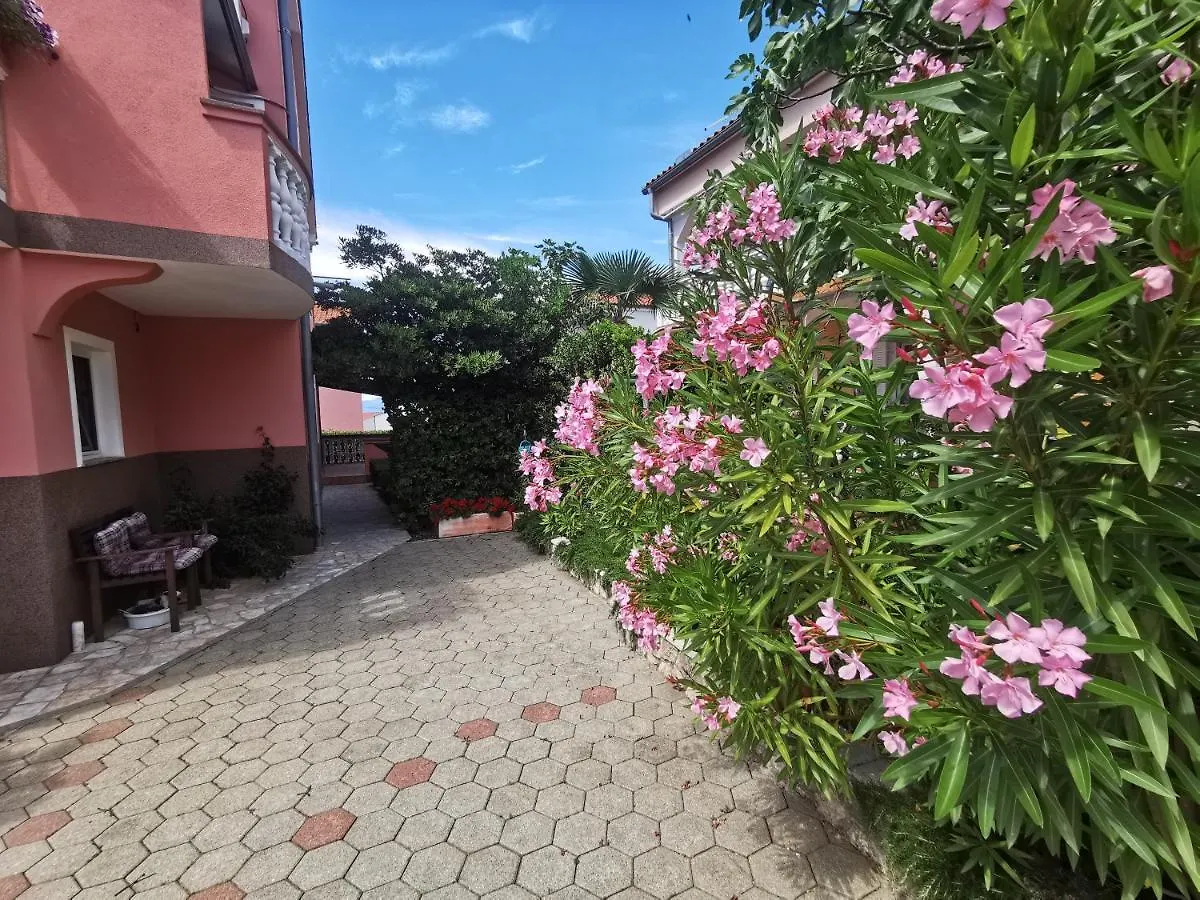 Apartments Lea With Pool Malinska 0*,