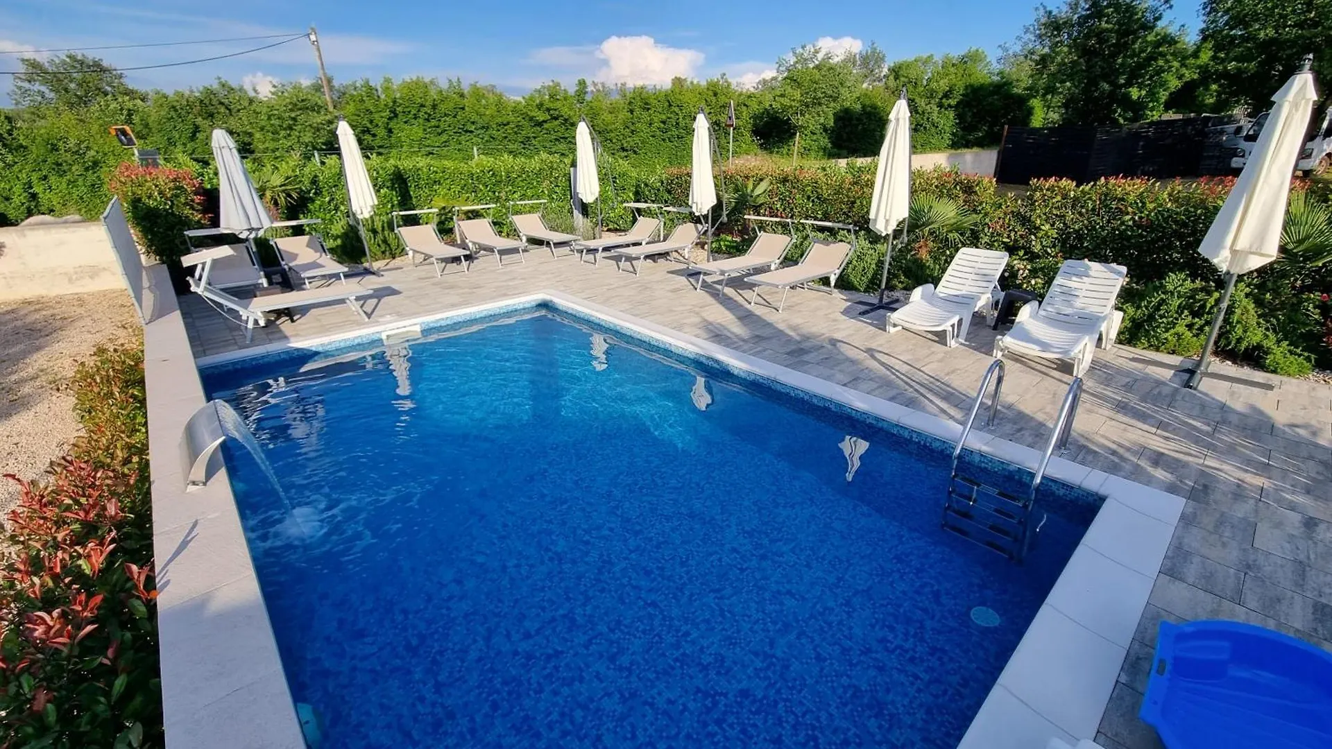 Apartments Lea With Pool Malinska Croatia
