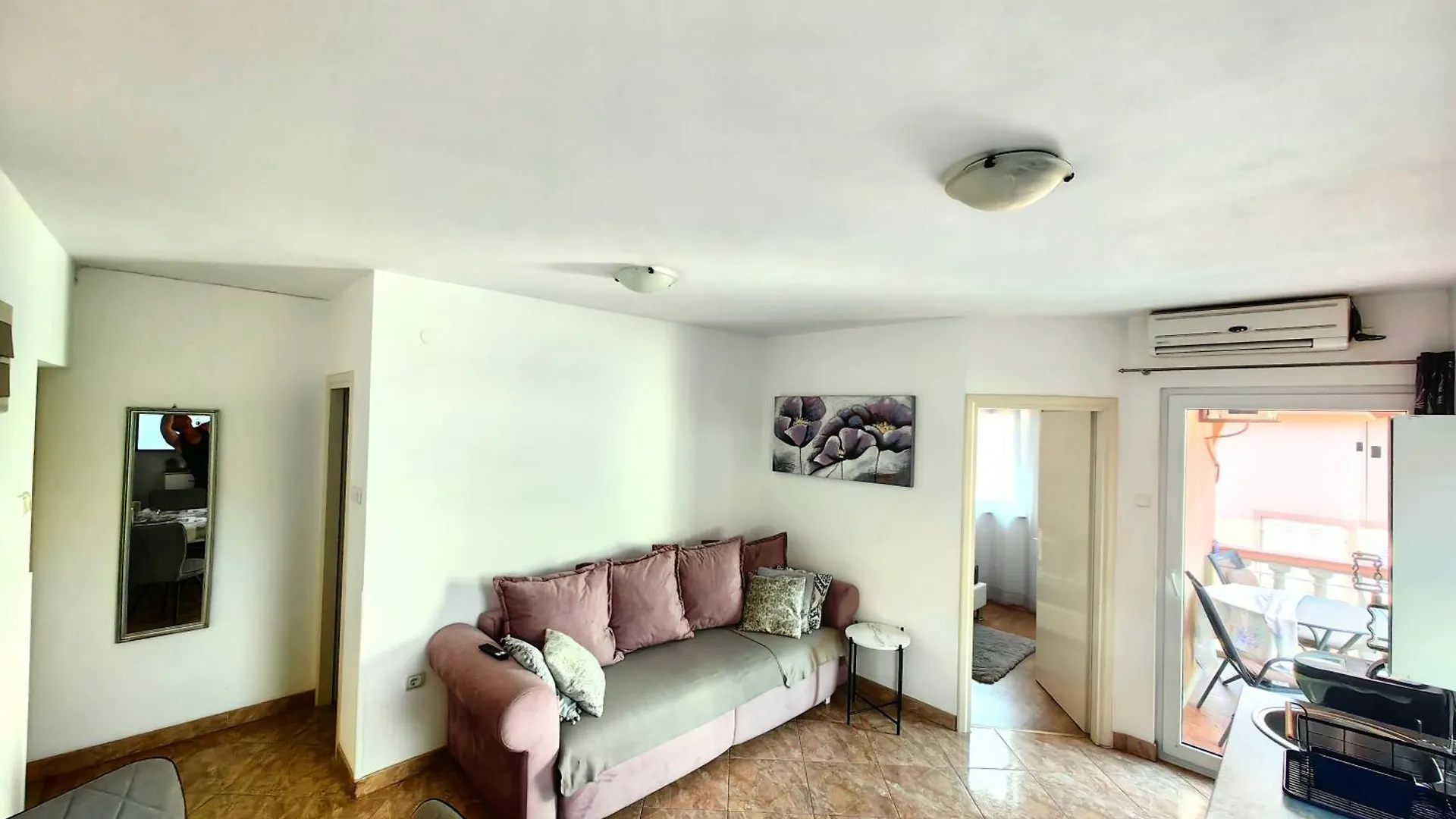 Apartments Lea With Pool Malinska