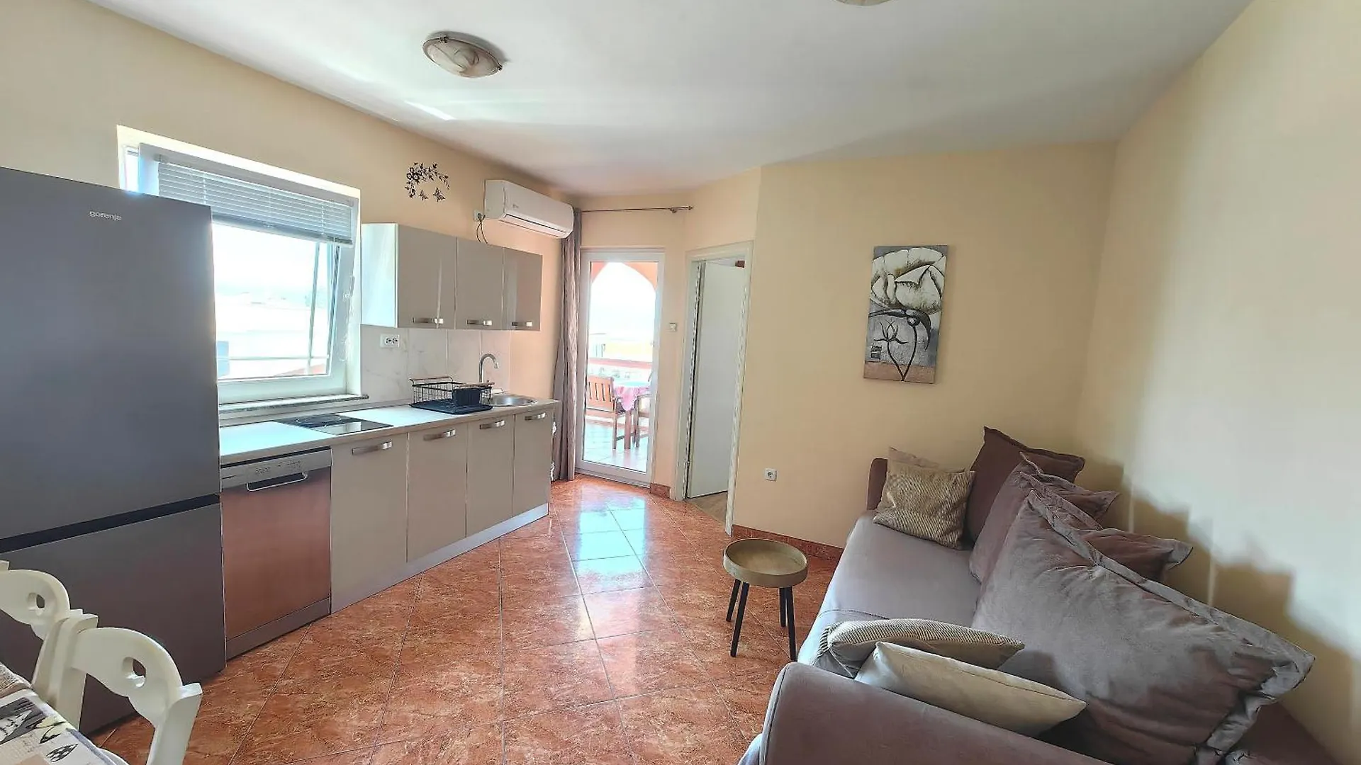 Apartments Lea With Pool Malinska Croatia