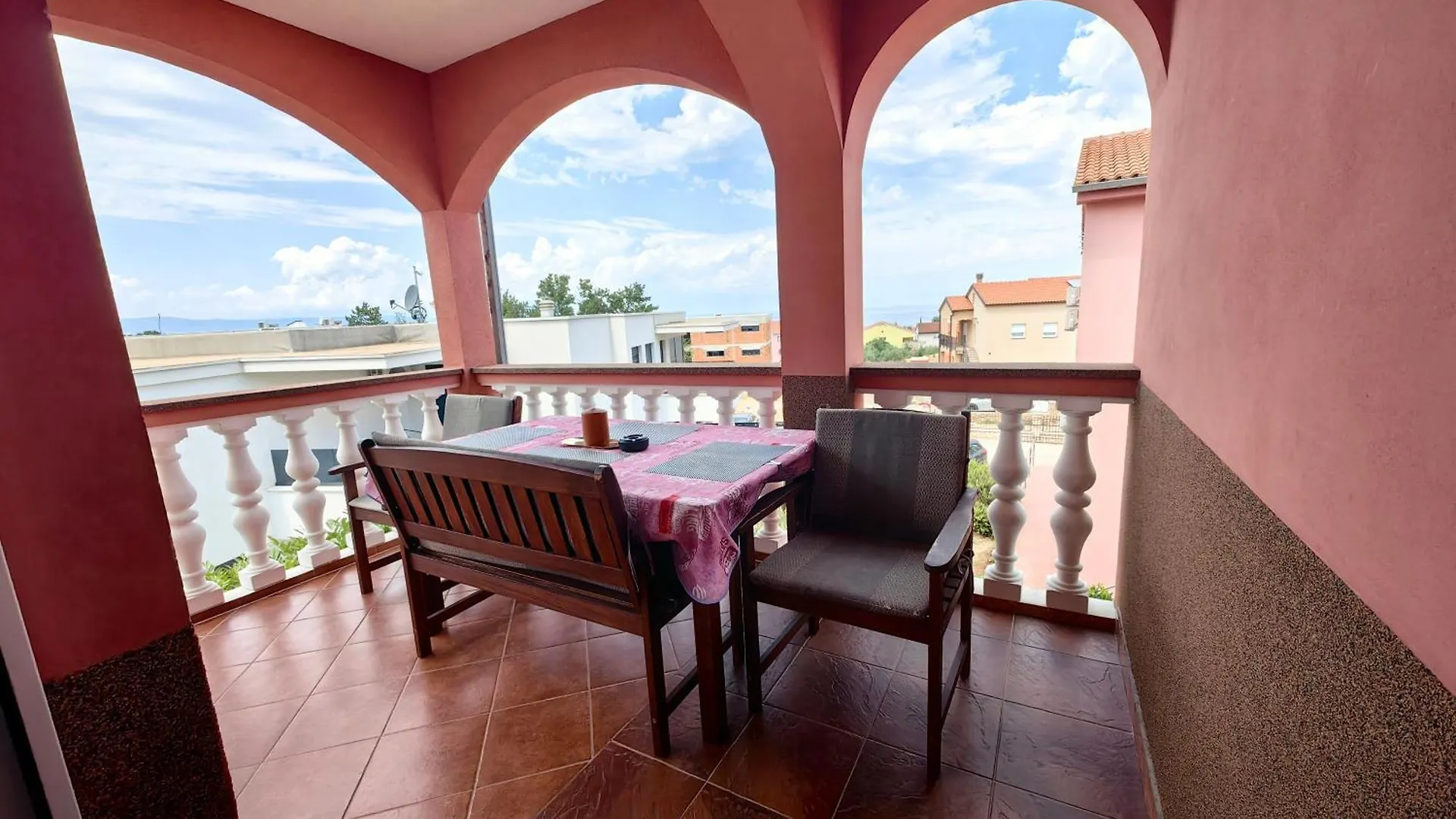 Apartments Lea With Pool Malinska