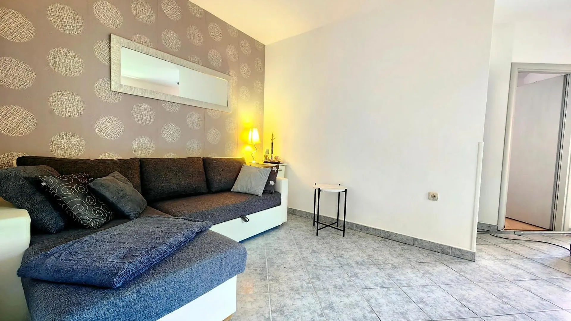 Apartments Lea With Pool Malinska Croatia