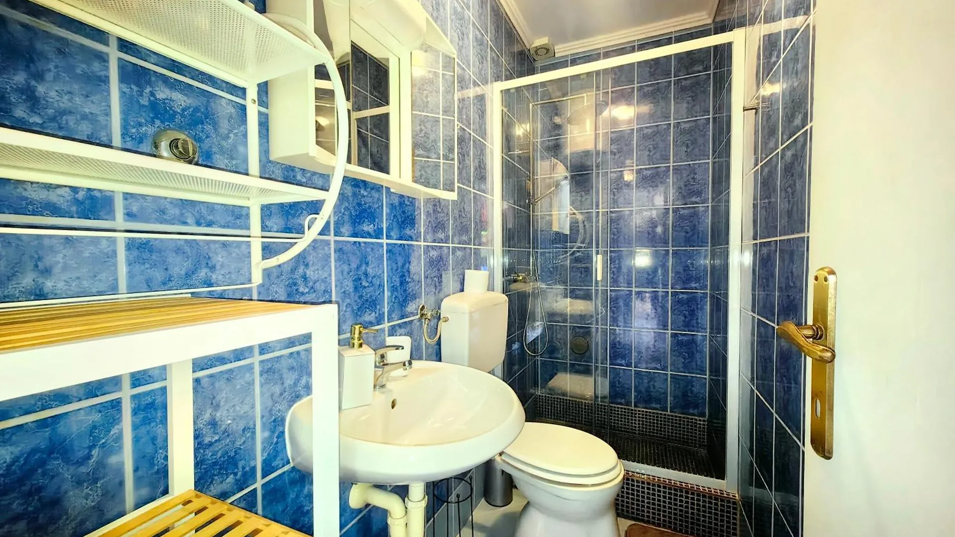 Apartments Lea With Pool Malinska