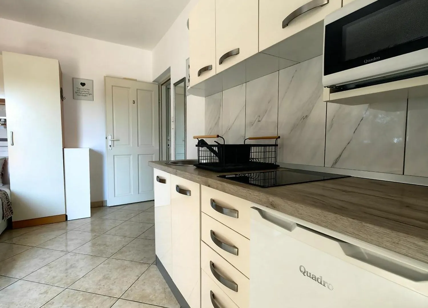 Apartments Lea With Pool Malinska