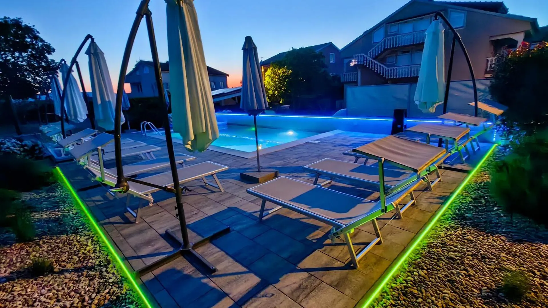 Apartments Lea With Pool Malinska Croatia